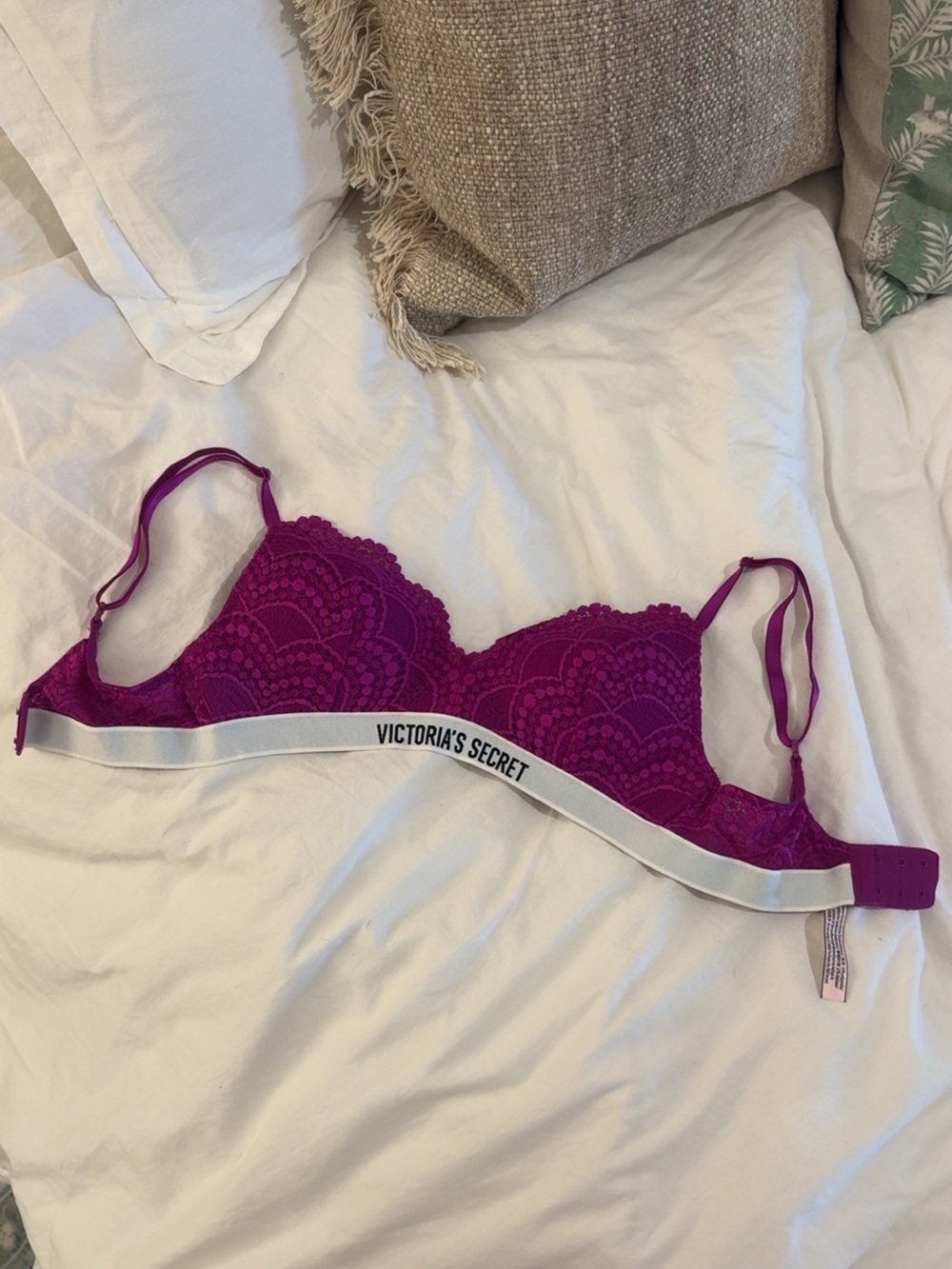 Victoria's Secret Lace Bralette in Fuchsia